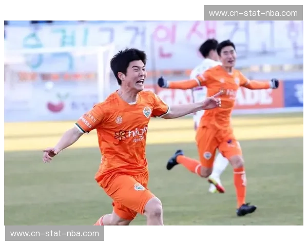 铁骑踏平江原,还是黑马掀翻王座?蔚山现代vs江原FC:一场关于荣誉与野心的终极较量 铁骑踏平江原,还是黑马掀翻王座?蔚山现代vs江原FC:一场关于荣誉与野心的终极较量